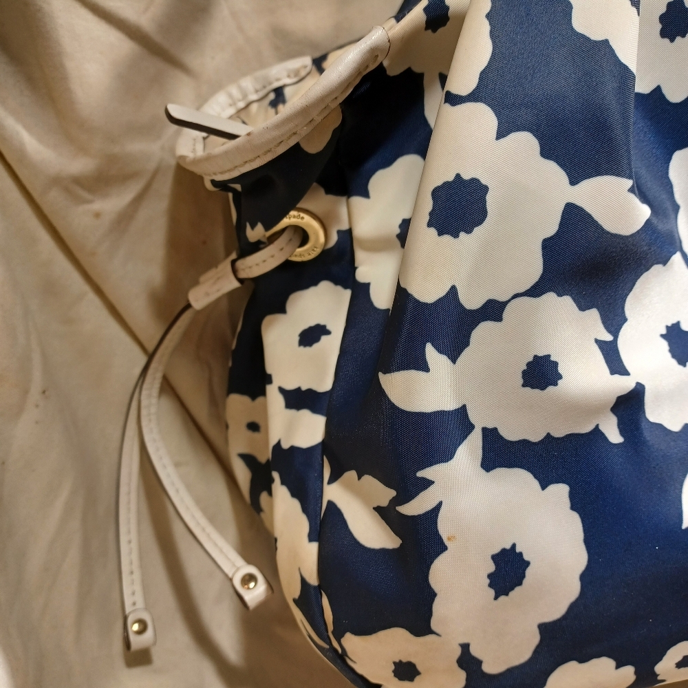 Kate spade tote - Picture 2 of 8